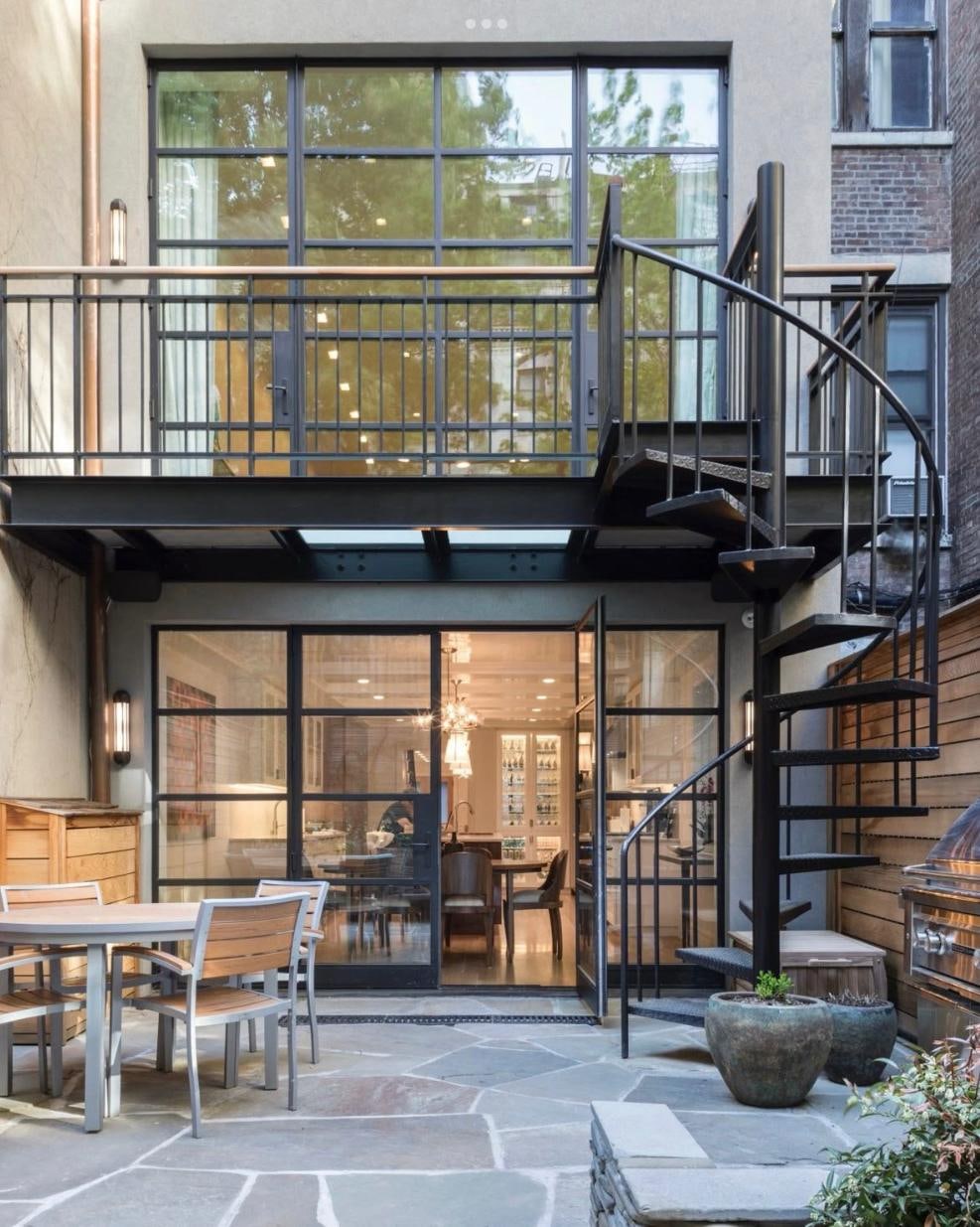 Brooklyn Deck and Patio Addresses Rooftop Heat in Terrace Design